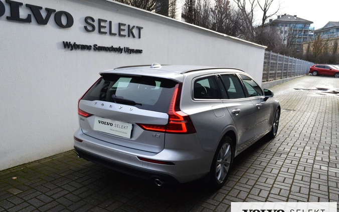 Volvo V60 cena 138800 przebieg: 43206, rok produkcji 2022 z Poznań małe 232